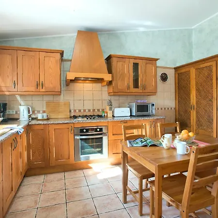 Owl Garreta - Rustic With Mountain Views